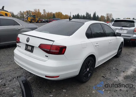 2018 Volkswagen Jetta 1.8T Se Sport z USA, uszkodzony, nr VIN 3VWD17AJ3JM251072